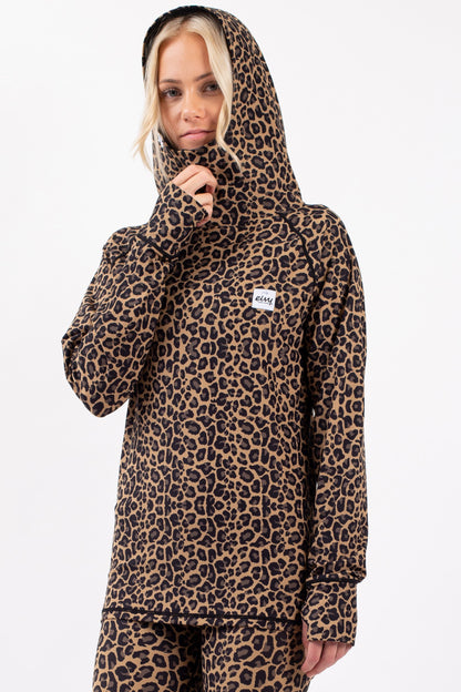 Eivy Icecold Hood Top Leopard – getragen mit Kapuze