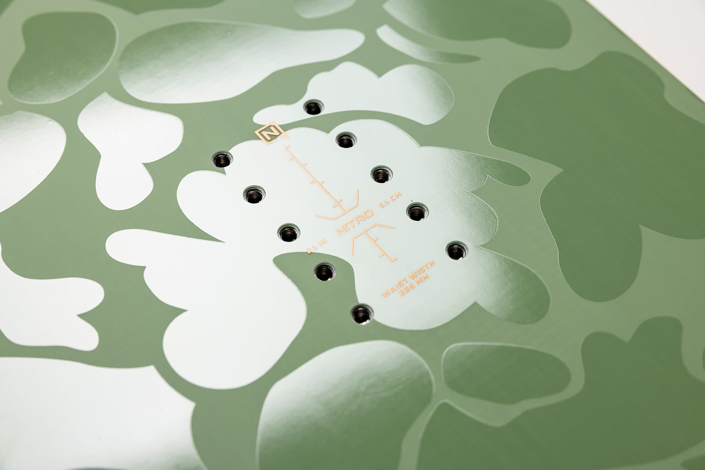 Nitro SLASH Snowboard Herren Surf-Feeling Winter 2026