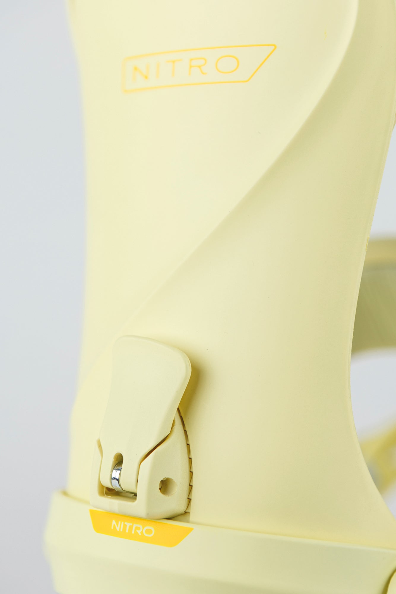 Nitro COSMIC Damen Snowboard Bindung LIGHT LEMON 2026 All-Mountain