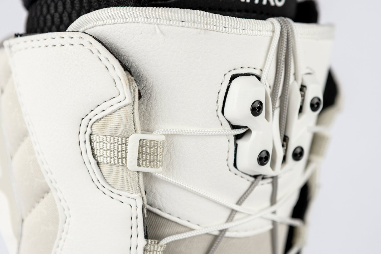 Nitro CAVE TLS STEP ON BOOT´ Damen Snowboard Boots WHITE All-Mountain 2026