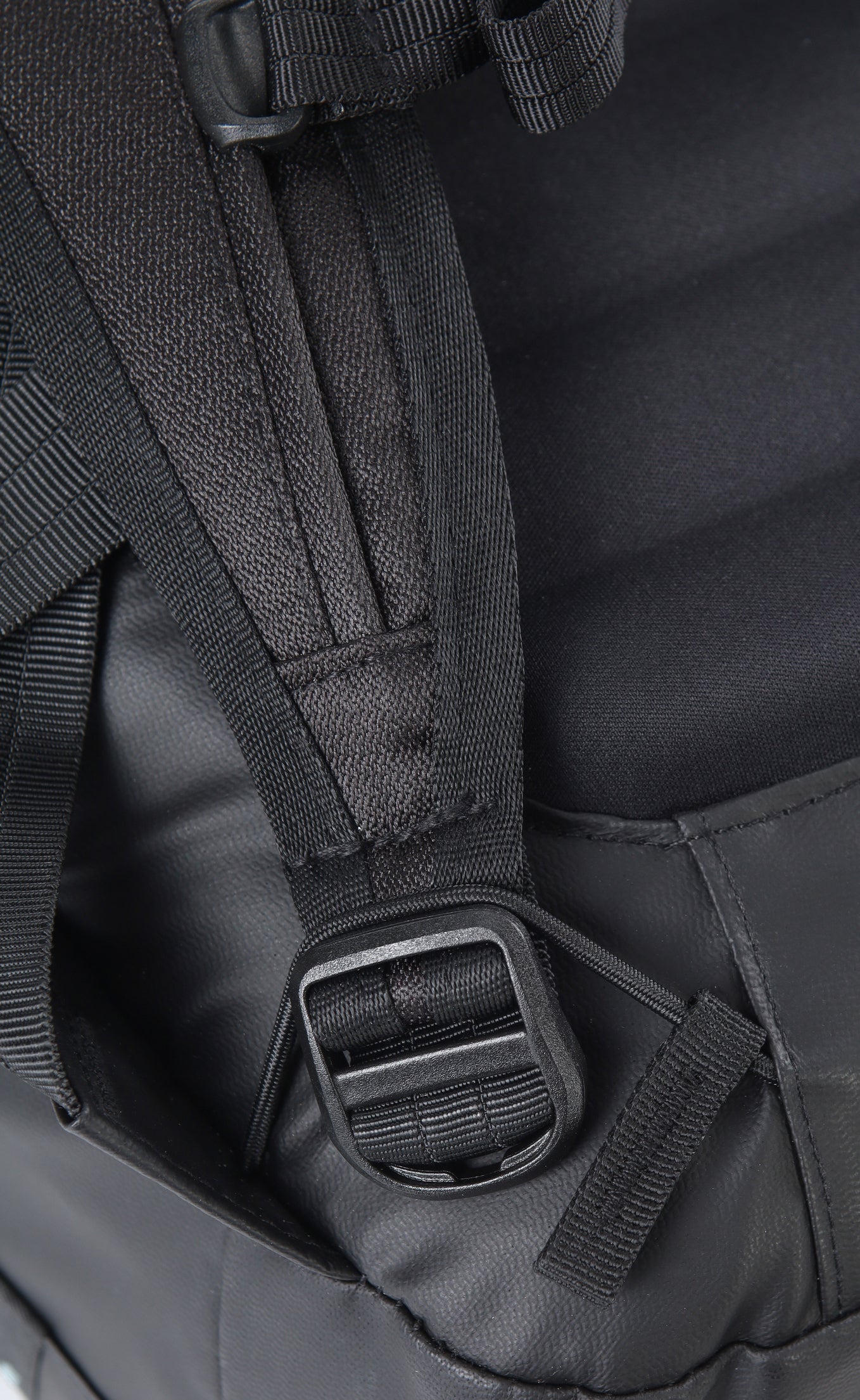 Nitro Nikuro Traveler 32L Rucksack mit 17 Zoll Laptopfach Reef Break