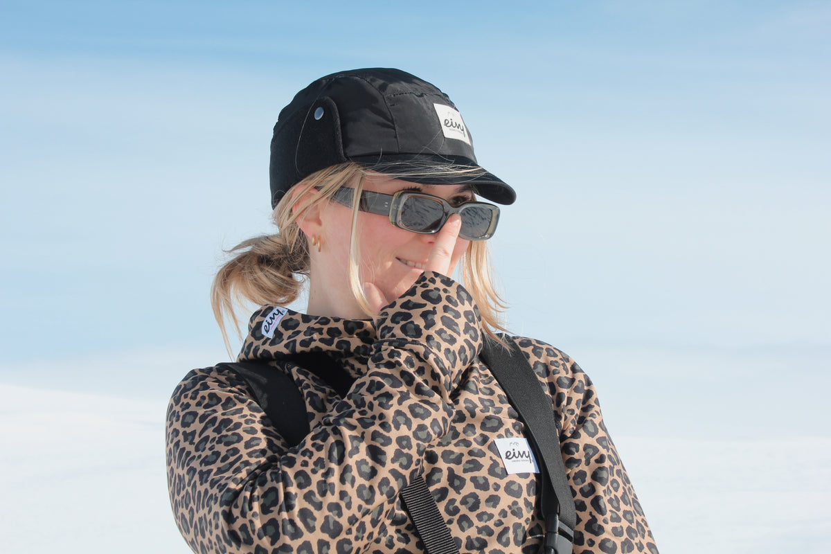 Eivy Icecold Hood Top Leopard – Snowboard-Modellfoto