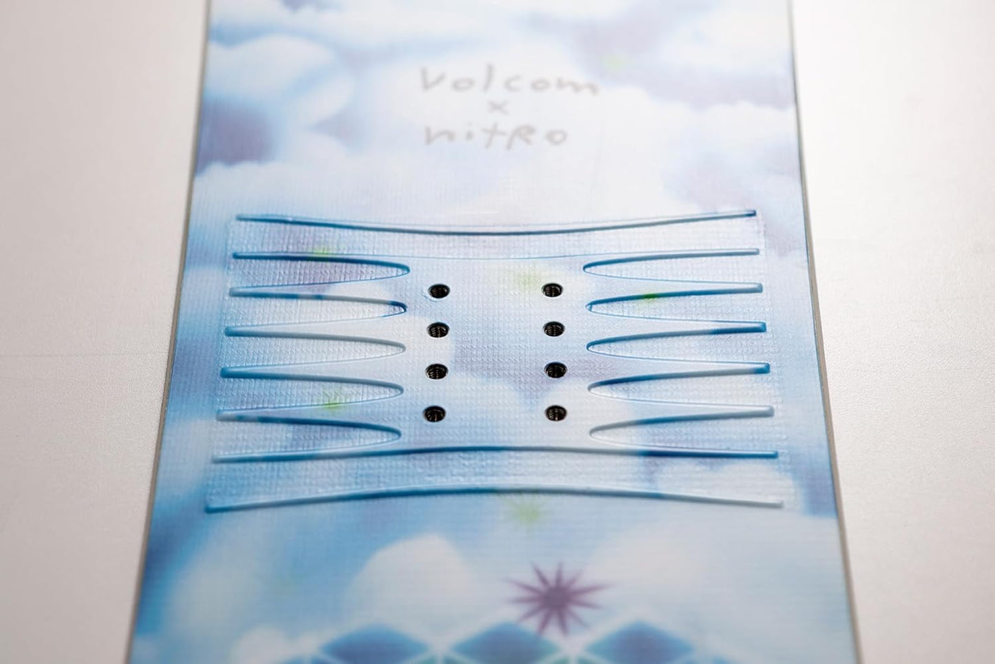 Nitro RIPPER YOUTH X VOLCOM Snowboard 2024 All-Mountain Jugendliche