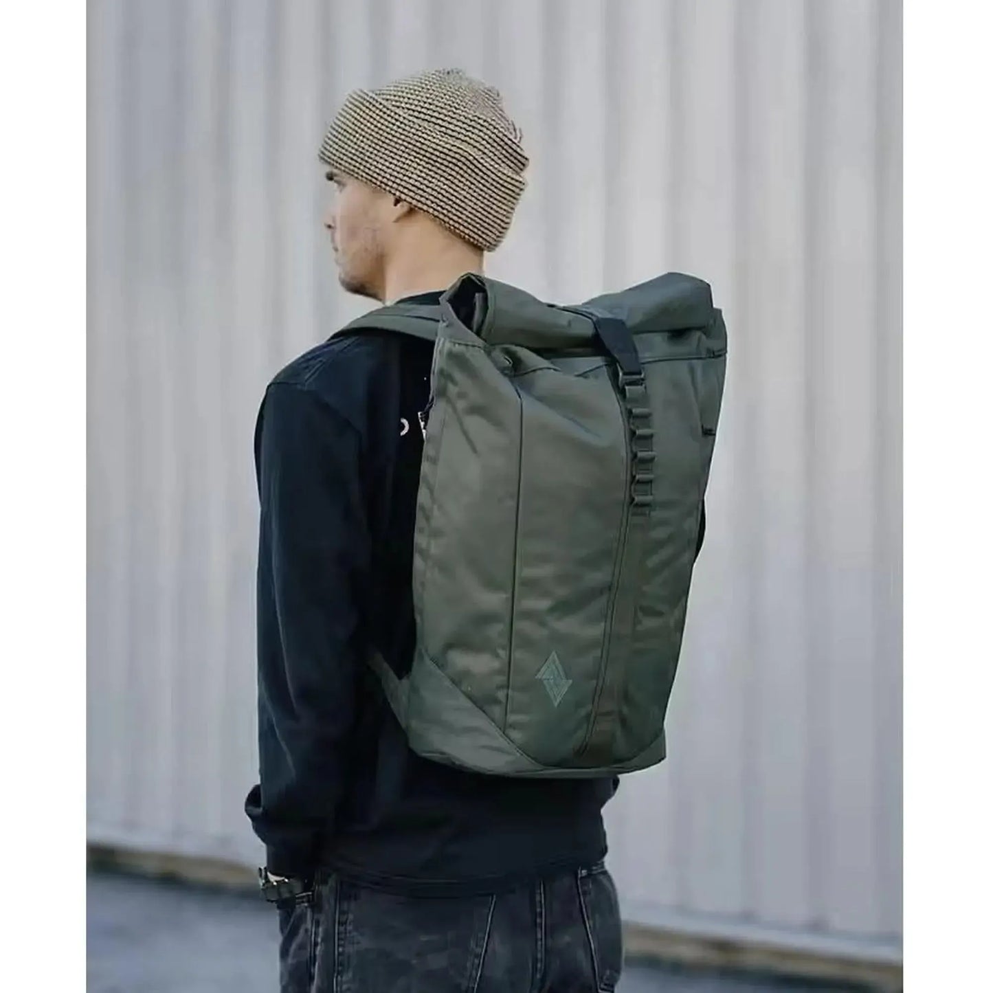 Nitro Scrambler 28L Rucksack mit 15 Zoll Laptopfach Pln (Peace Love Nitro)