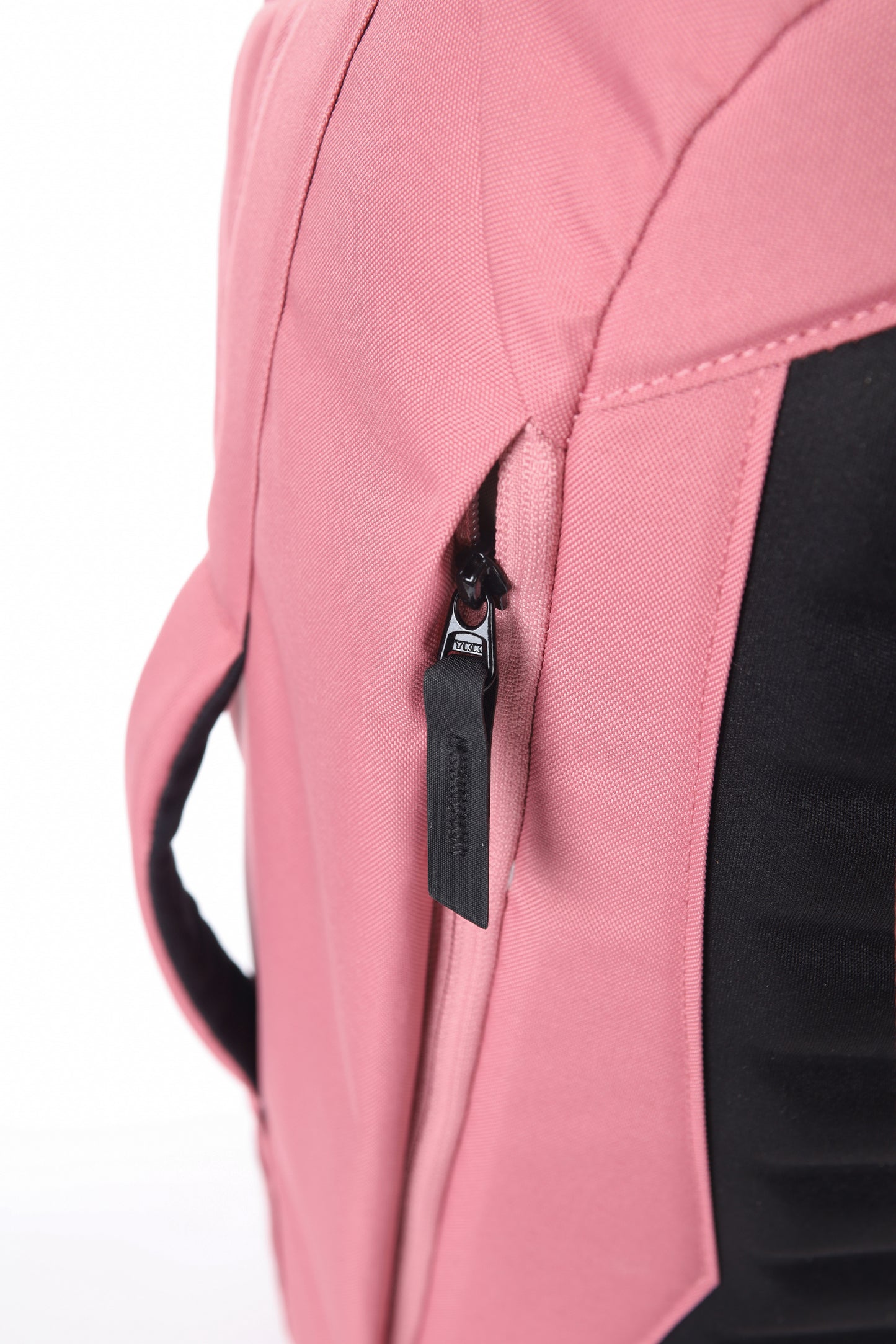 Nitro Nikuro Traveler 32 L Rucksack mit 17 Zoll Laptopfach WOODROSE