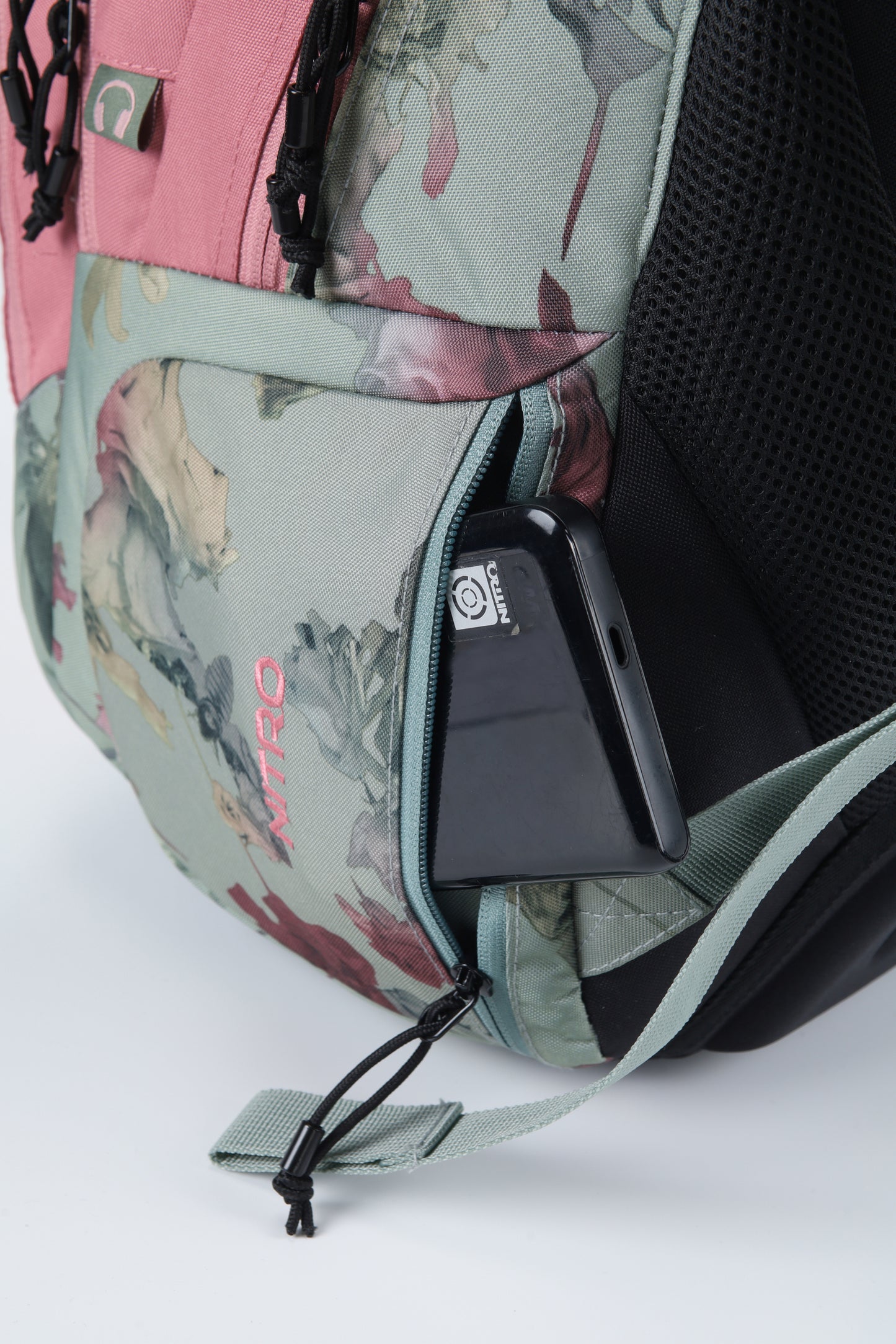 Nitro Stash 29L Rucksack mit 15 Zoll Laptopfach WOODROSE