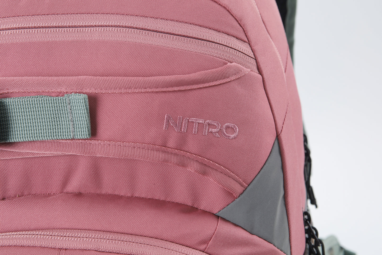 Nitro Superhero 30L Rucksack Schulrucksack WOODROSE