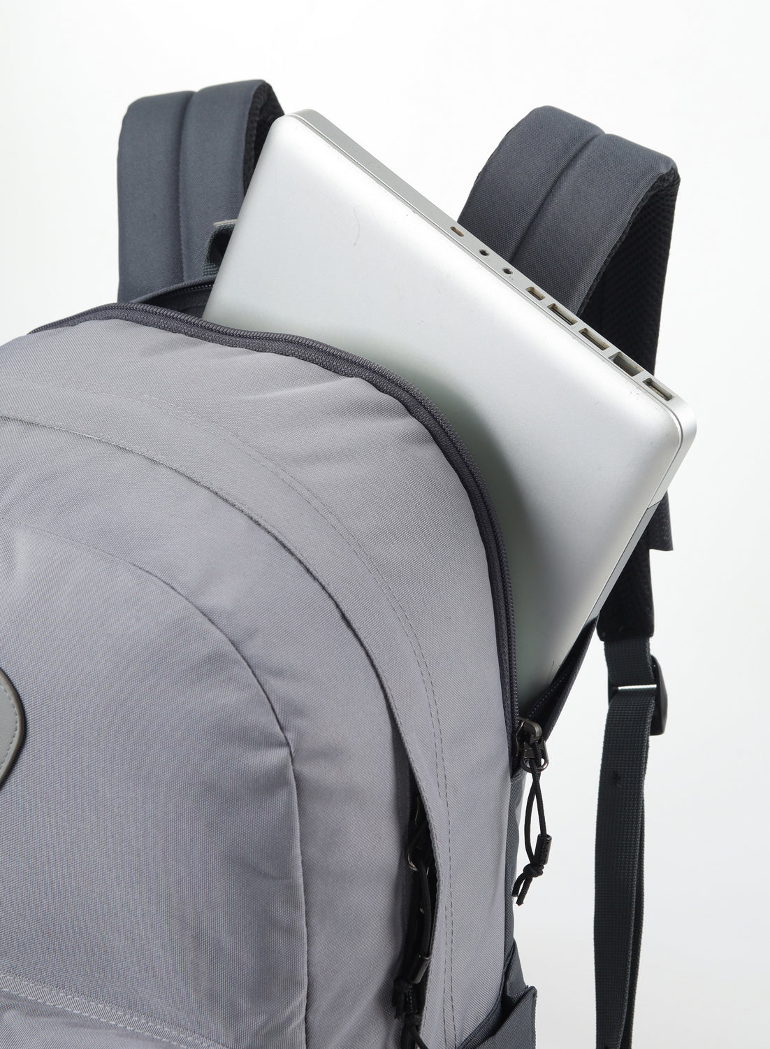 Nitro Urban Plus 28L Rucksack mit 15 Zoll Laptopfach GRAPHITE