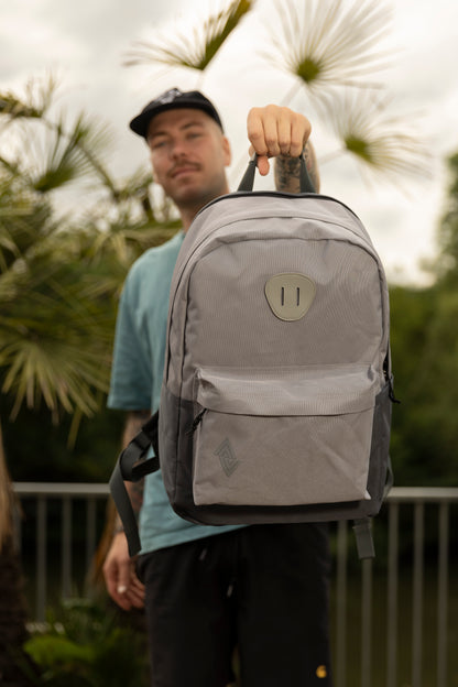 Nitro Urban Plus 28L Rucksack mit 15 Zoll Laptopfach GRAPHITE