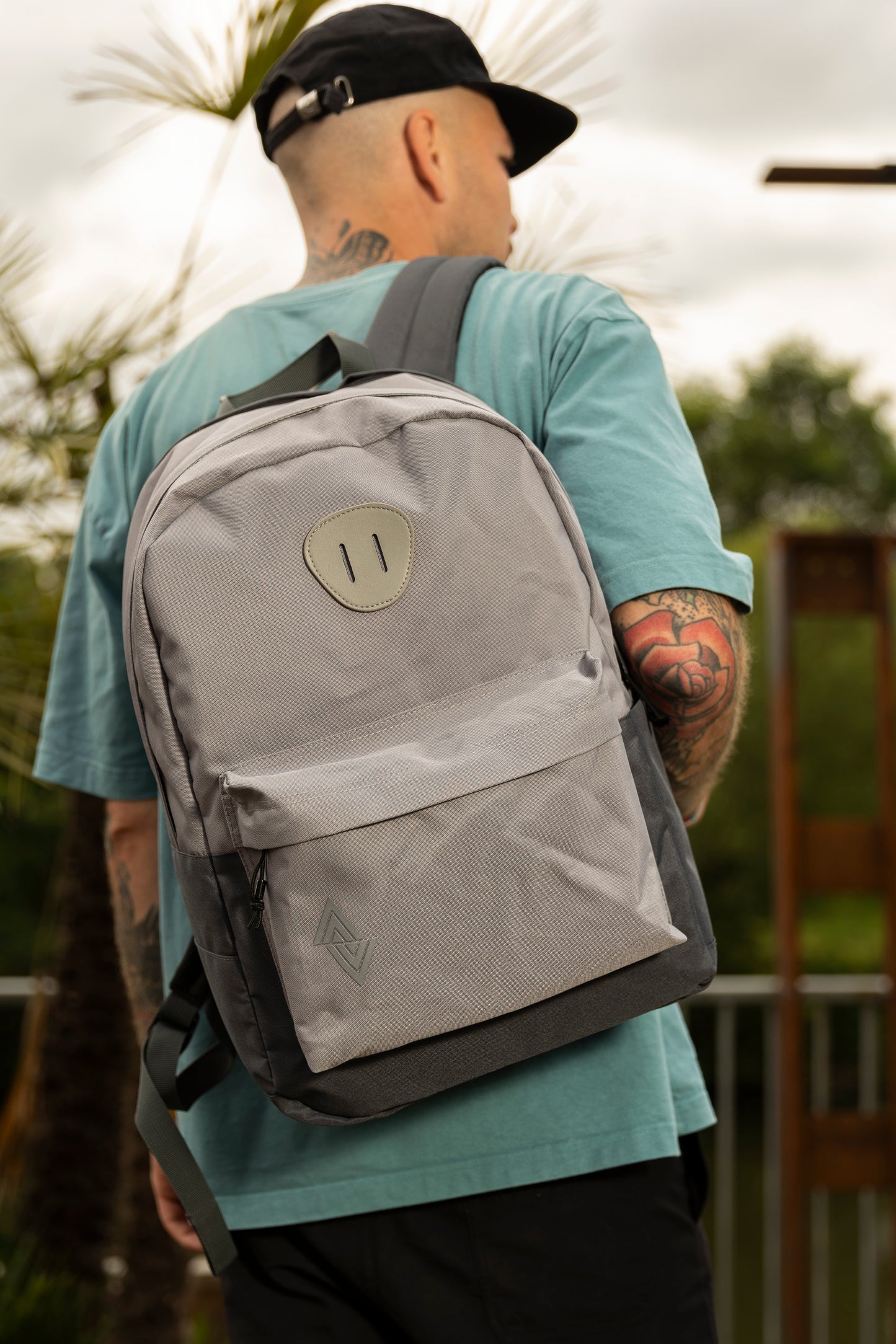 Nitro Urban Plus 28L Rucksack mit 15 Zoll Laptopfach GRAPHITE
