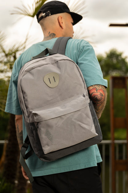 Nitro Urban Plus 28L Rucksack mit 15 Zoll Laptopfach GRAPHITE