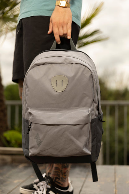 Nitro Urban Plus 28L Rucksack mit 15 Zoll Laptopfach GRAPHITE