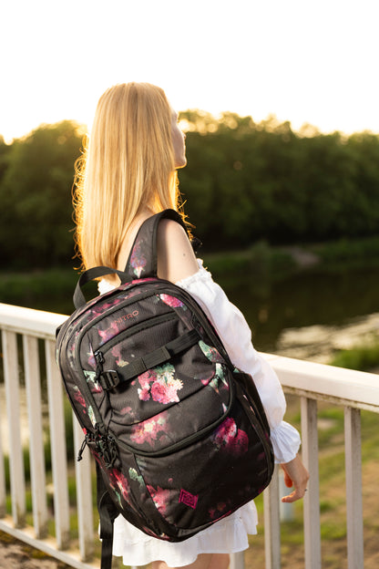 Nitro Future Hero 37 Liter Rucksack BLACK ROSE (Blumen) Daypack mit 17 Zoll Laptopfach