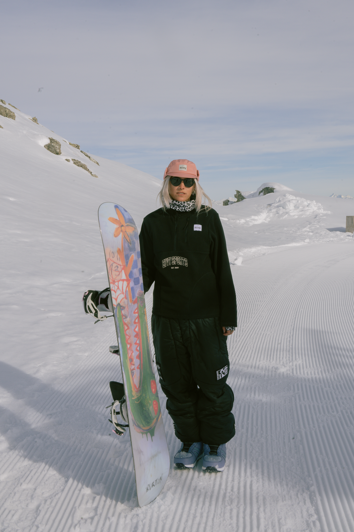 Eivy Techlight Halfzip Fleece Black – Lifestyleaufnahme im Schnee