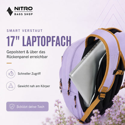 Nitro Chase 35L Rucksack in Lavendel mit gepolstertem 17-Zoll-Laptopfach und praktischem Zugriff über das Rückenpanel.