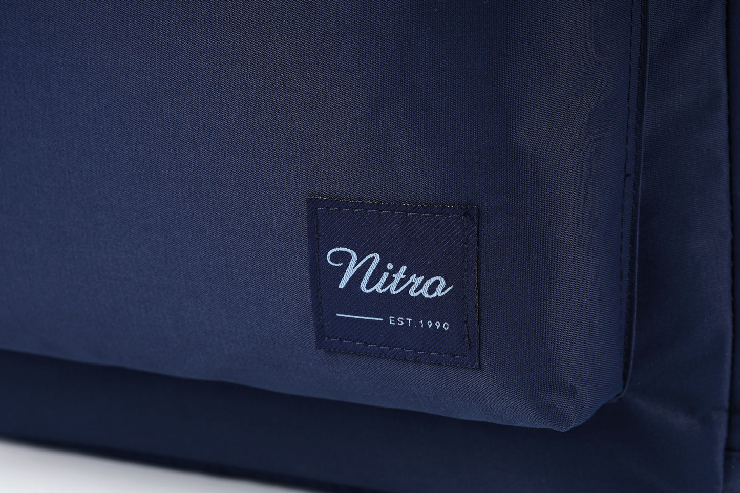 Nitro Urban Plus 28L Rucksack mit 15 Zoll Laptopfach Nightsky