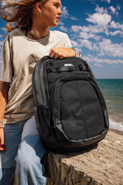 Nitro Complete School Set PLUS Chase Tough Black – 5-teilig inkl. Pencil Case XL, Sportsack, Rain Cover & Reflektor