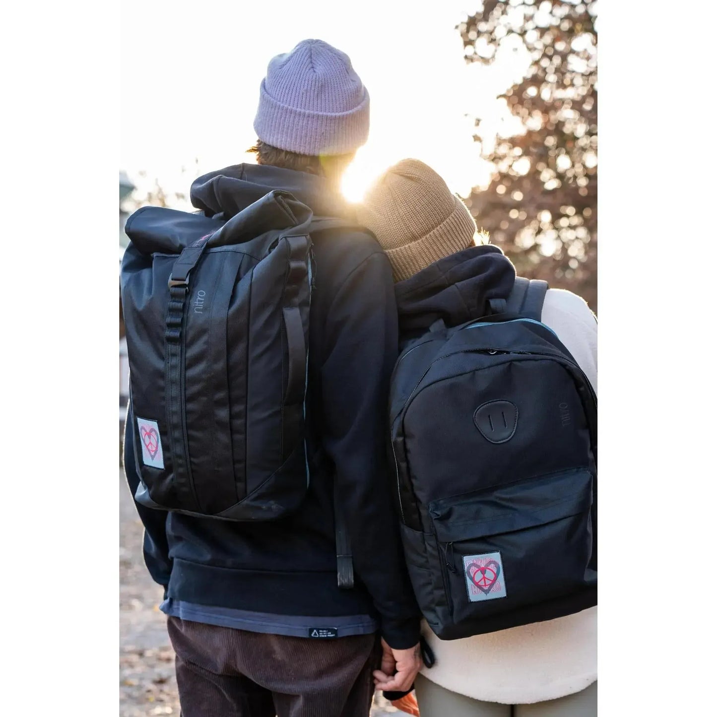 Nitro Scrambler 28L Rucksack mit 15 Zoll Laptopfach Black Rose